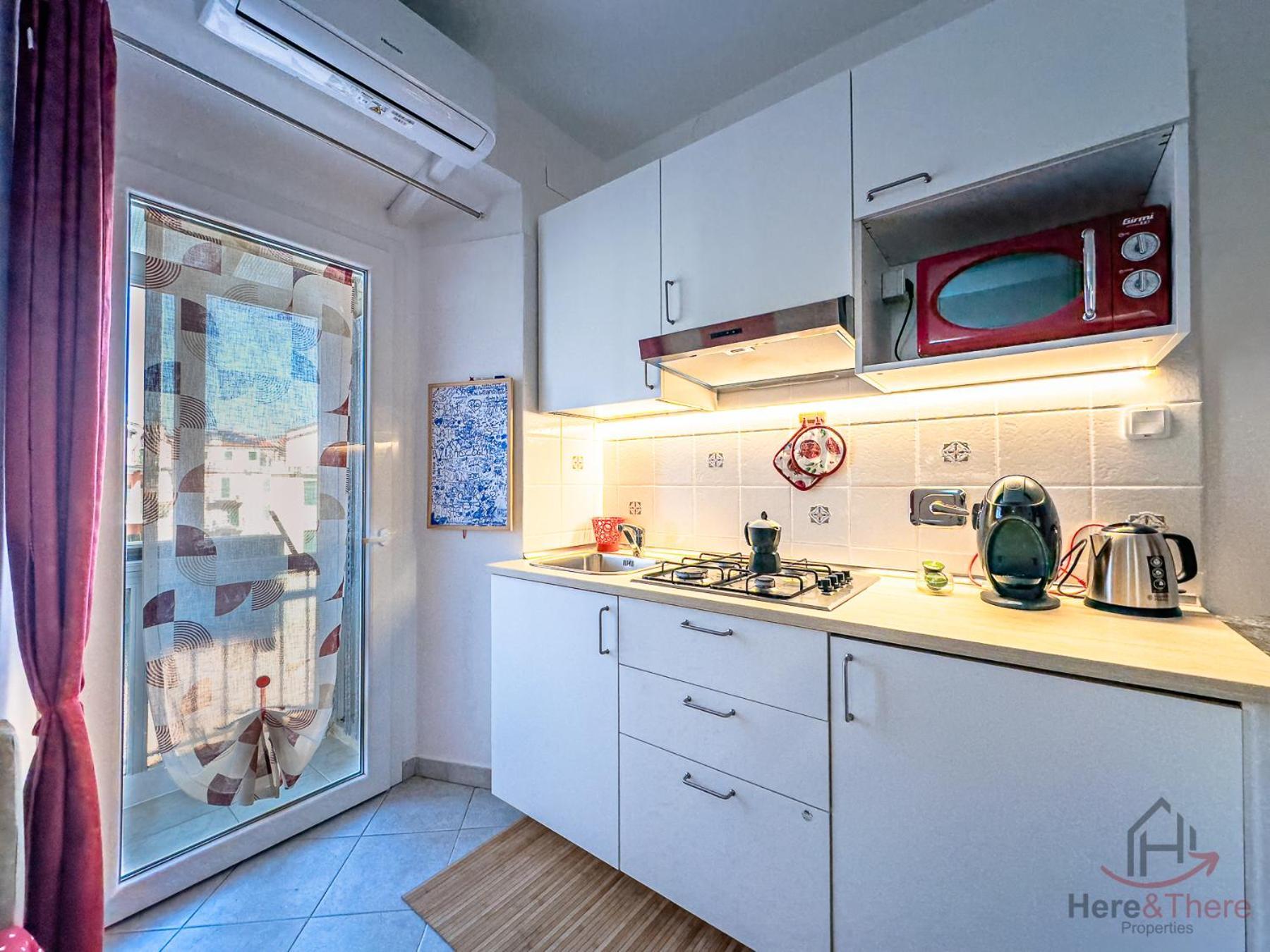 Sea 3 Min Away - Free Park - Trains 8 Min - Air Conditioner Apartment *